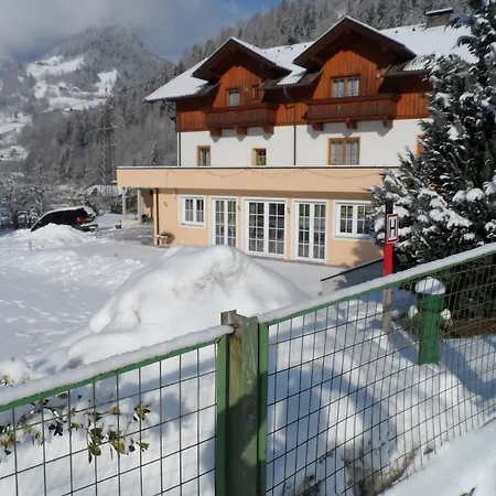 Alojamento de Acomodação e Pequeno-almoço Maier Flattach